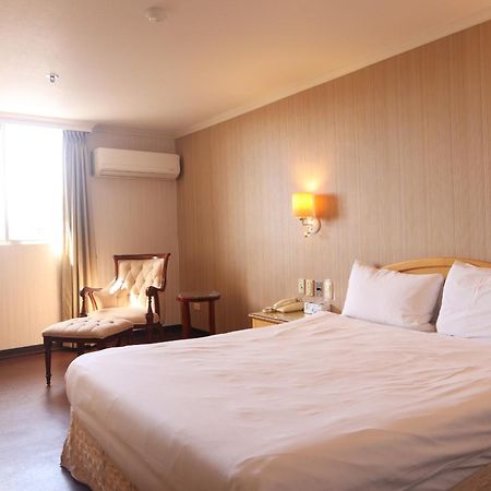 Hermes Hotel Синьчжу Экстерьер фото