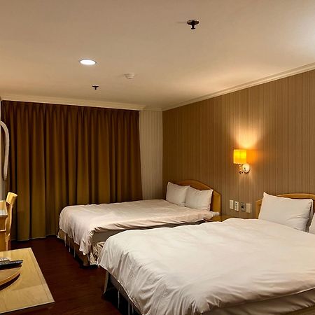 Hermes Hotel Синьчжу Экстерьер фото