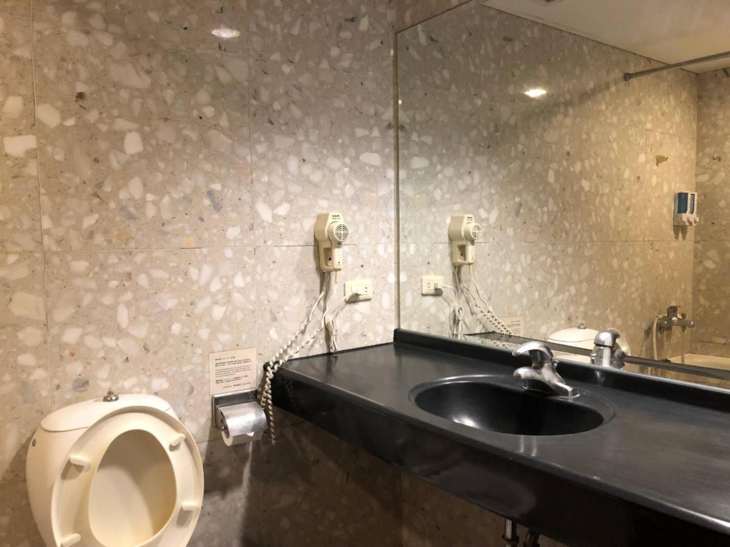 Hermes Hotel Синьчжу Экстерьер фото